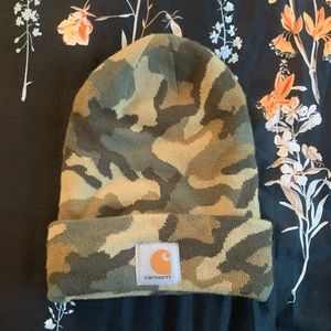 ✨Carhartt camo beanie✨